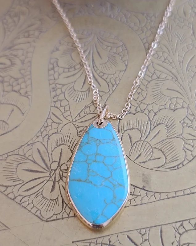 Beautiful Silver Necklace Chains-Turquoise Pendant Necklace