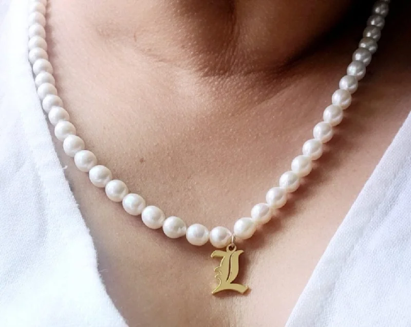 Beautiful Vintage Necklaces-Old English Initial Pearl Necklace