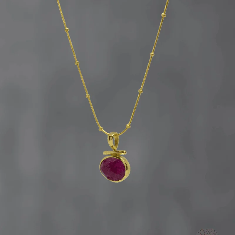 Elegant Crystal Pendant Necklaces-Gold and Ruby Bar Pendant Necklace