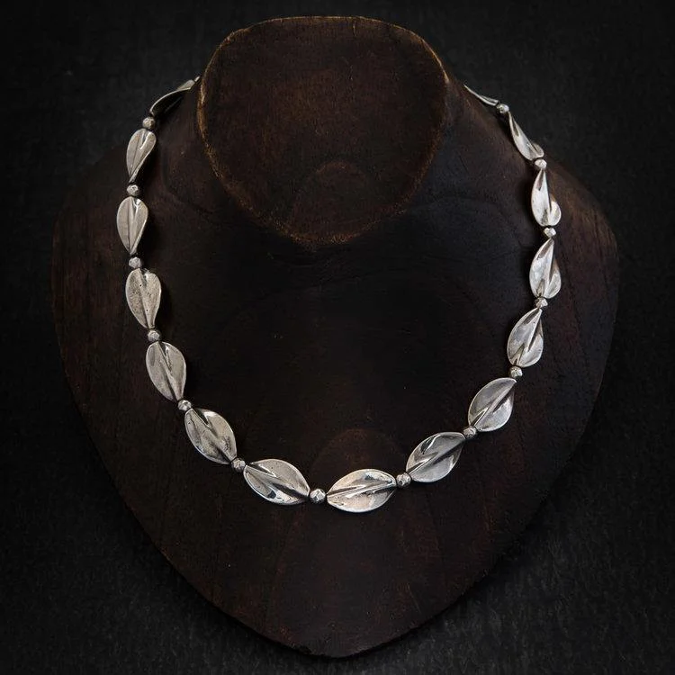 Delicate Silver Necklaces-Silver Oxidised Twist Ovals Necklace