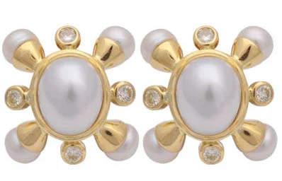 Stunning Gemstone Earrings-Repair - Earrings - Pearl and Diamond in 18K gold