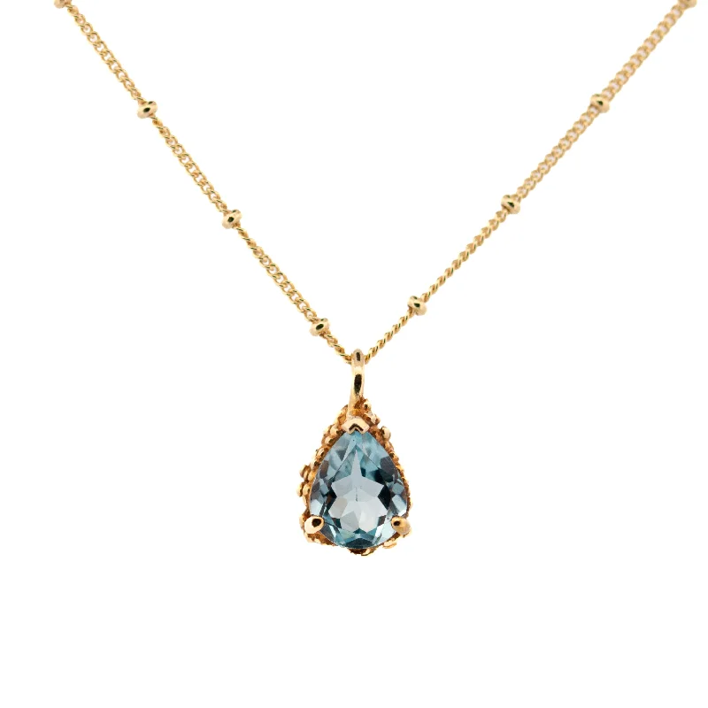 Unique Heart Pendant Necklaces-Dainty London Gold Aurelia Necklace